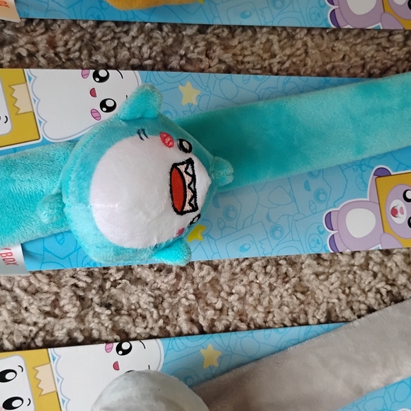 Lanky Box Wristbands - Picture 4 of 5